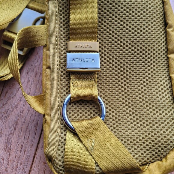 Athleta Excursion Crossbody Belt Bag Gold - Palo Verde - Picture 5 of 14